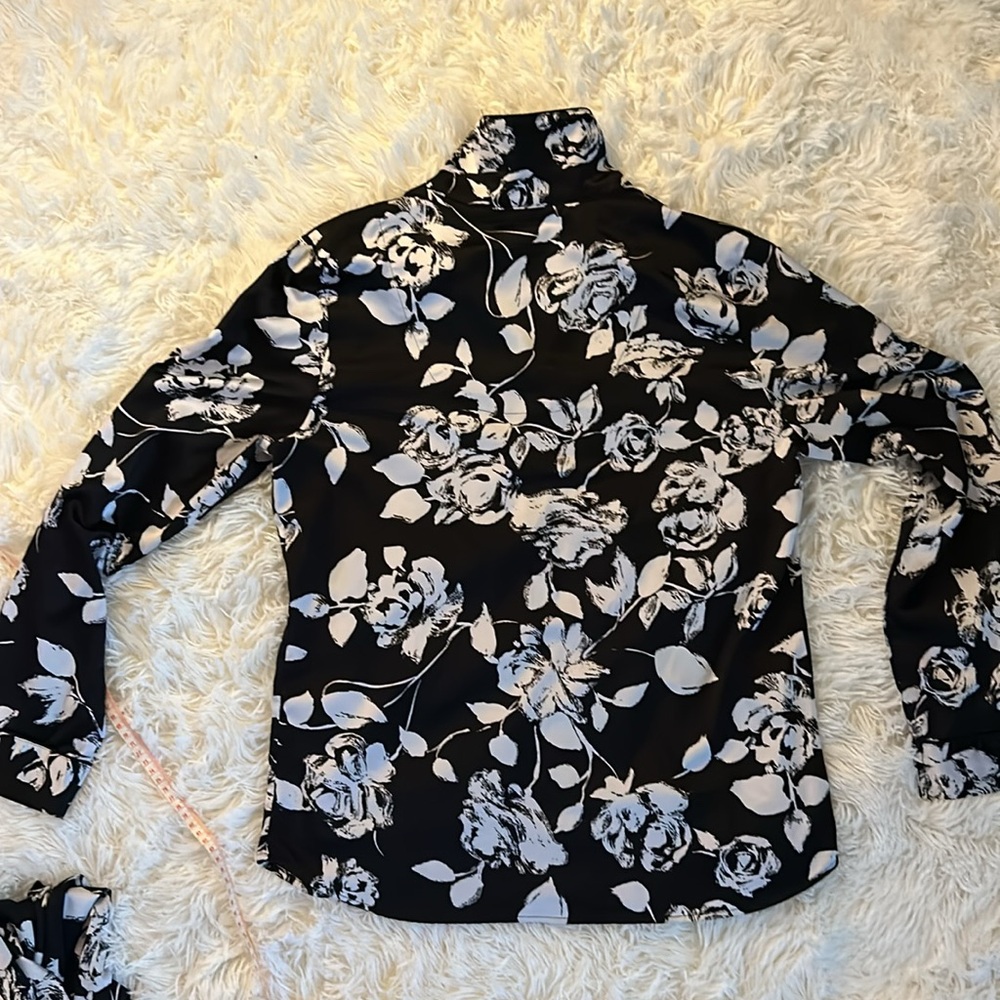 JENNIFER LOPEZ INTIMATES black & white pajamas set. Silky stretch flare bottoms - Picture 4 of 9